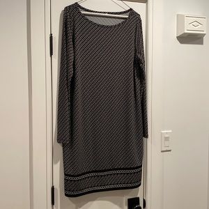Pretty lightweight flattering dress